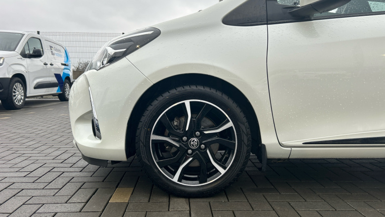 Toyota Yaris 1.5 VVT-i Design 5dr Petrol Hatchback